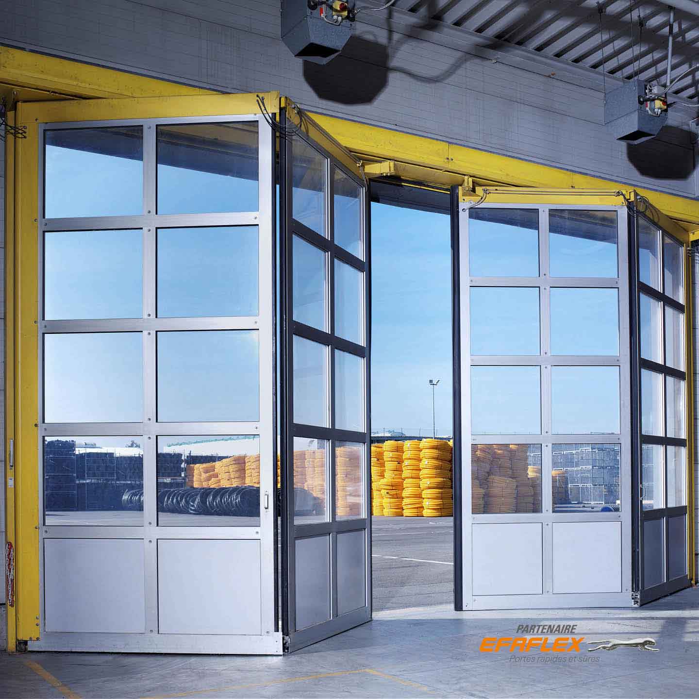 portalp porte pliante accordeon EFAFLEX semi ouverte